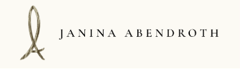 Logo der Künstlerin Janina Abendroth – goldener abstrakter Buchstabe A in Acrylfarbe mit Schriftzug „Abendroth“